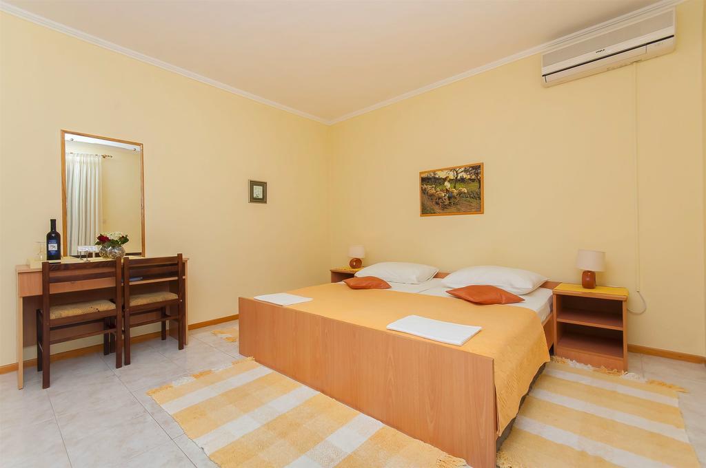 Rooms Vlahovic 斯拉诺 外观 照片